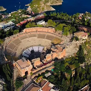 https://humboldt-luxury-room-taormina.sicilyhotelsitaly.net